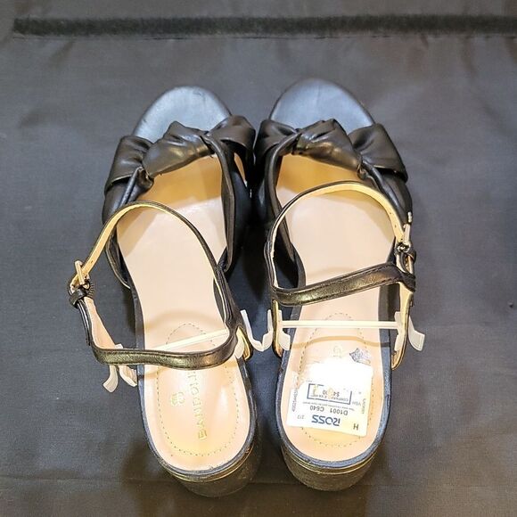 BRAND NEW BANDOLINO BLOCK HEEL ADJUSTABLE BUCKLE ANKLE STRAP SANDAL - Picture 5 of 16